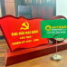 Kỷ Niệm Chương Gỗ Kèm Đồng Hồ, Cắm Viết