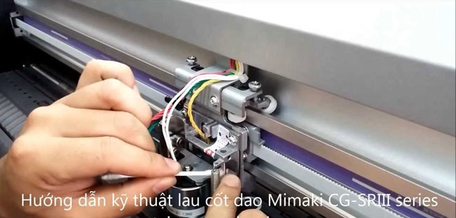 Lỗi máy cắt Mimaki CG-60SRIII không nhịp dao, bỏ chữ, bổ dao
